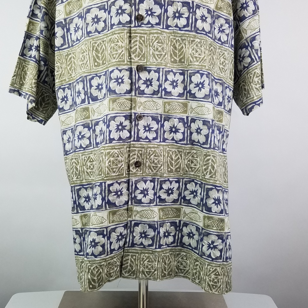 Men's Woolrich Floral Pattern Short Sleeve Shirt - Picture 2 of 6